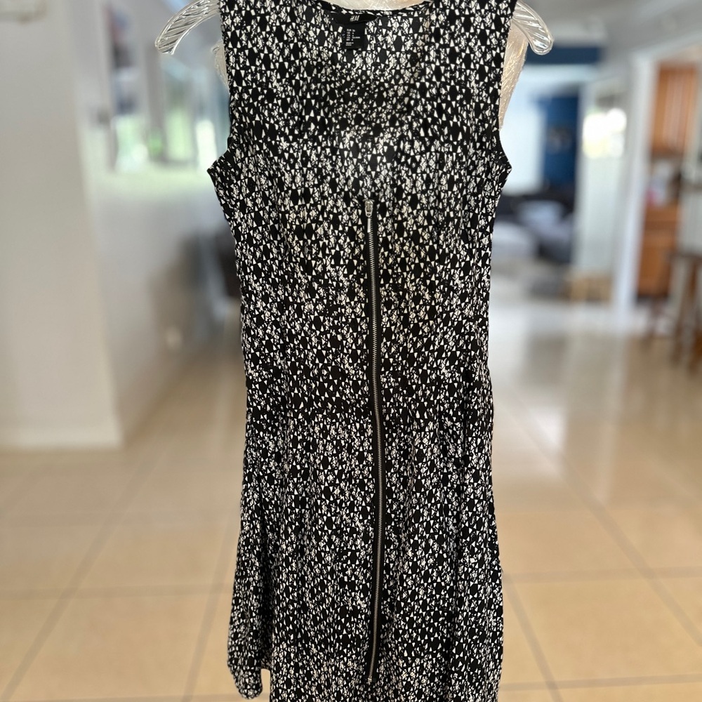 H&M Elegant Black and White Patterned Dress